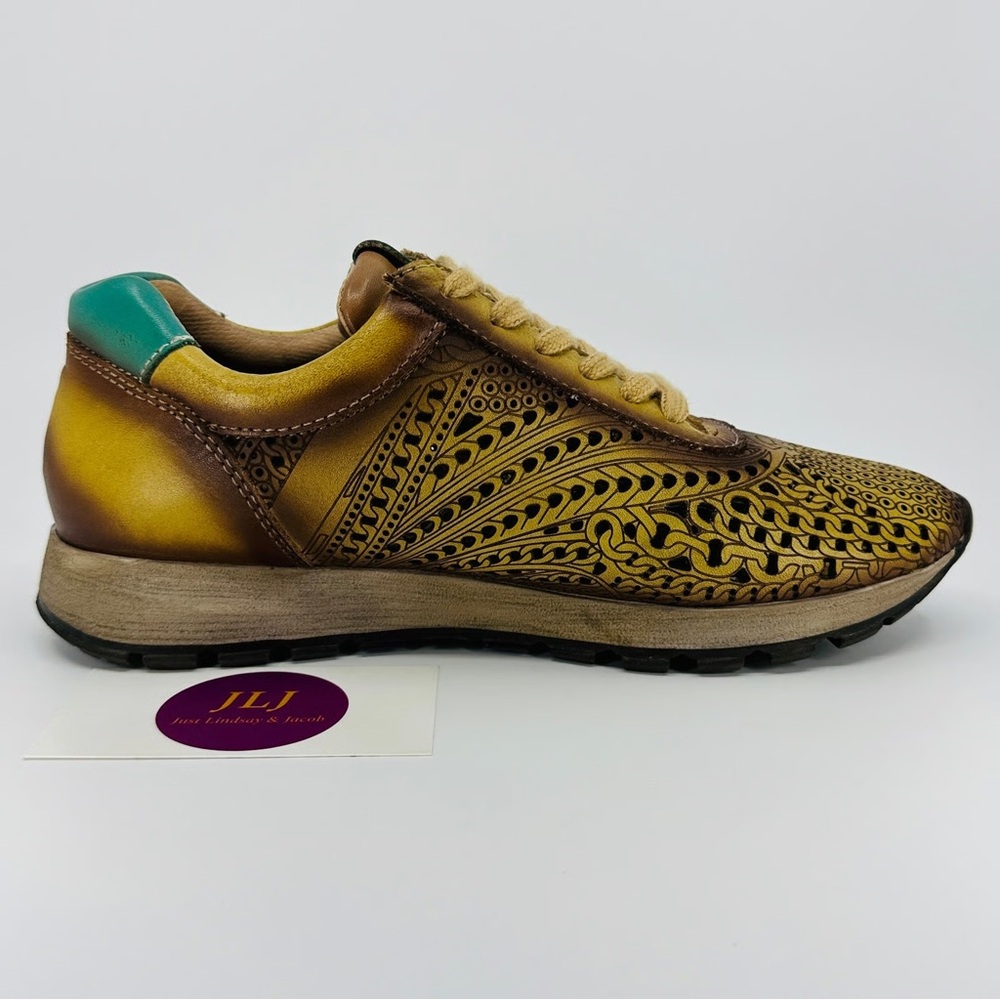 L’Artiste Spring Step Woman’s Joelle Beige Leather Sneakers